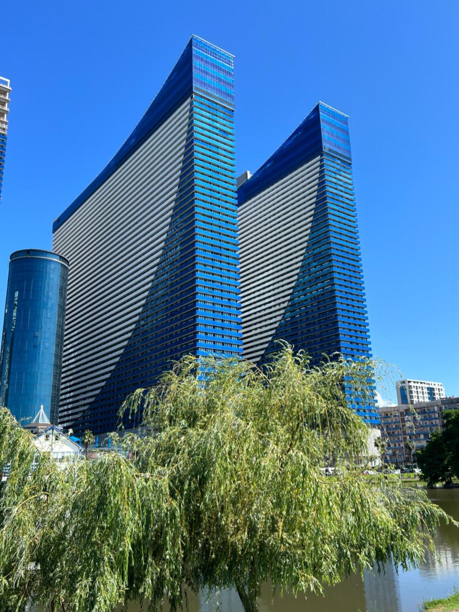 Panorama Sea View Central City Batumi & Aparthotel Exterior photo